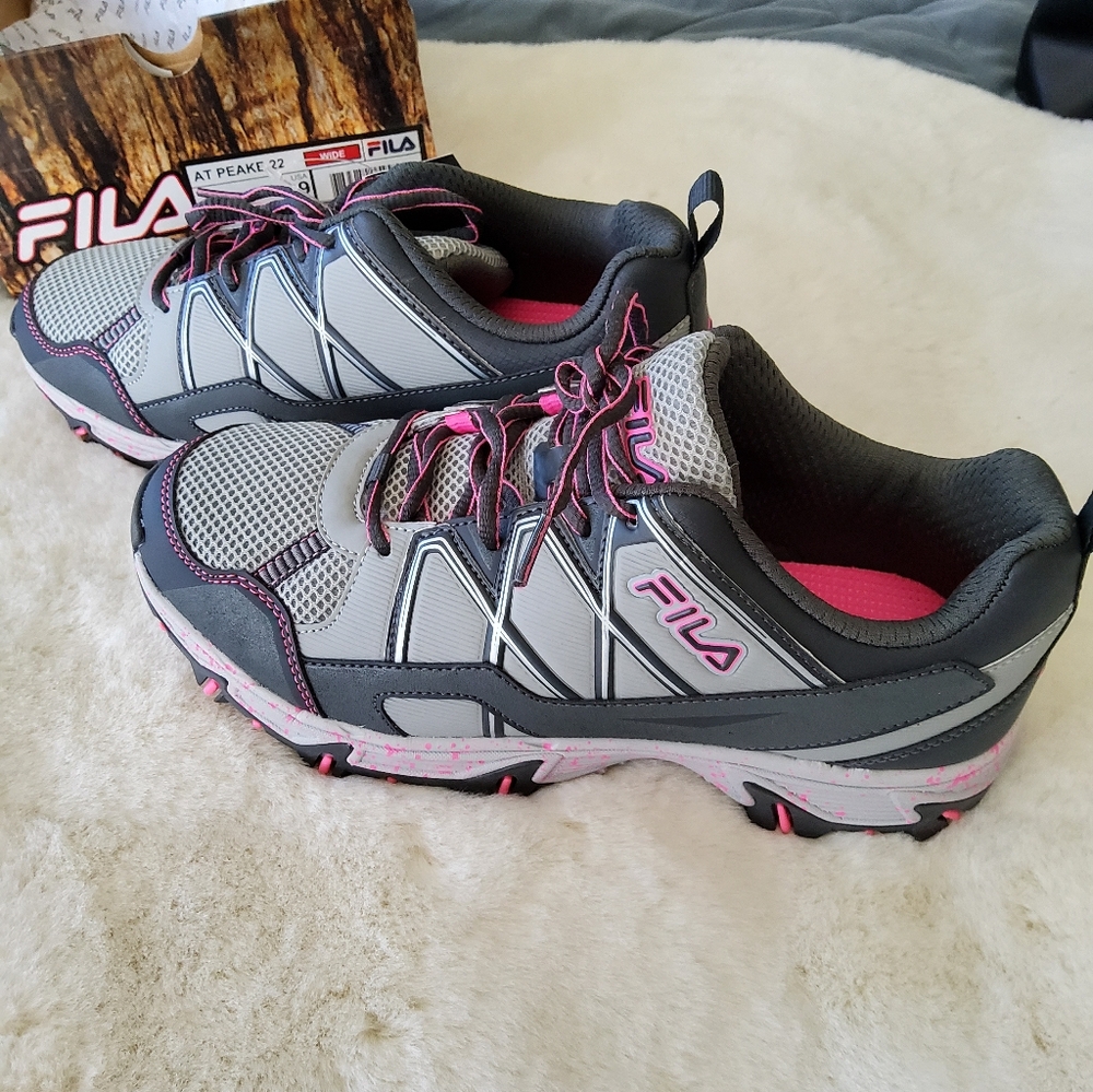 Fila Womens At Peake 22 Sneakers 9W